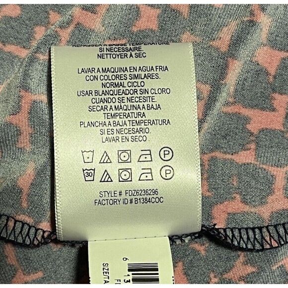 BCBGMaxazria Wrap Dress Women’s Size XS Red Blue V-neck Pleated Knee Length - Picture 5 of 9